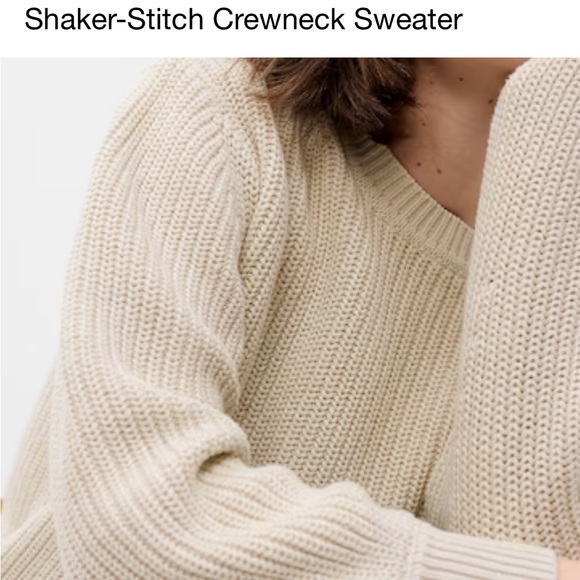 Almost New Gap 2023 Sweater - Picture 2 of 2